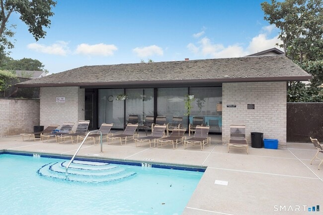 Building Photo - 81 Courtland Ave