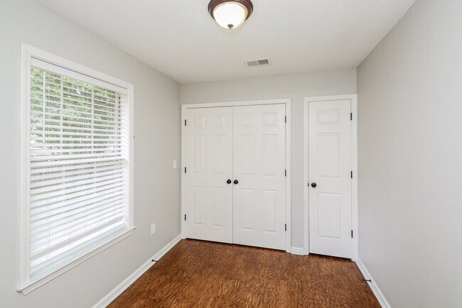 Building Photo - 5395 Philgrove Way