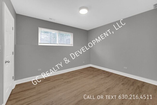 Building Photo - 1048 N Lawndale Ave