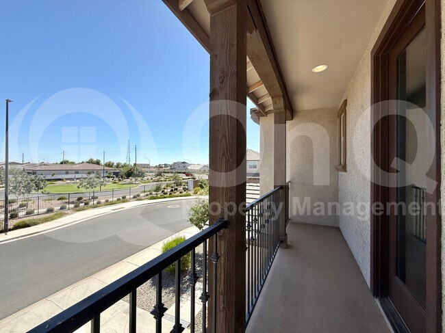 Building Photo - 2438 E Warbler Rd