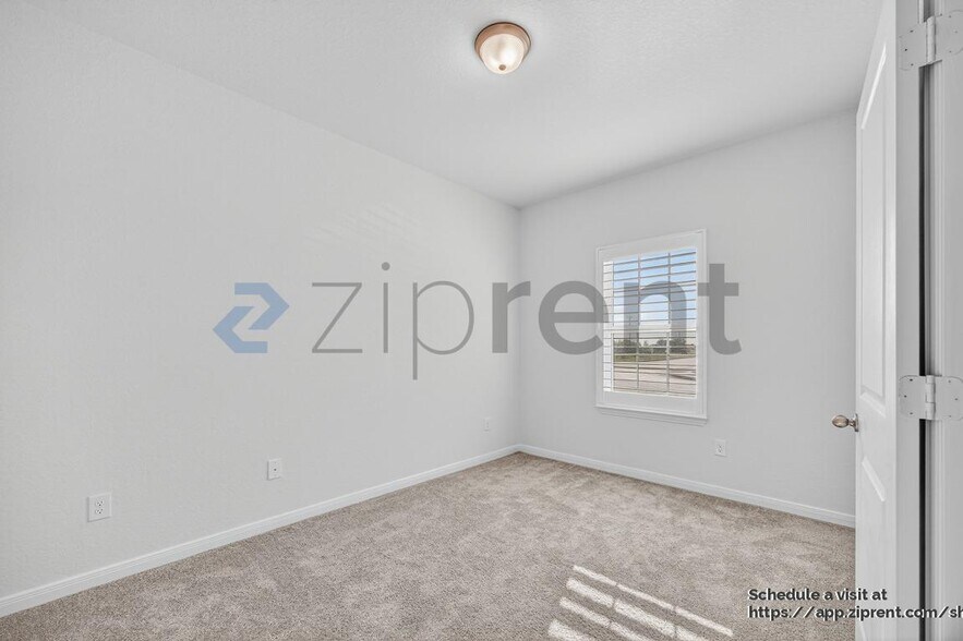 Building Photo - 8303 Kettles Rdg