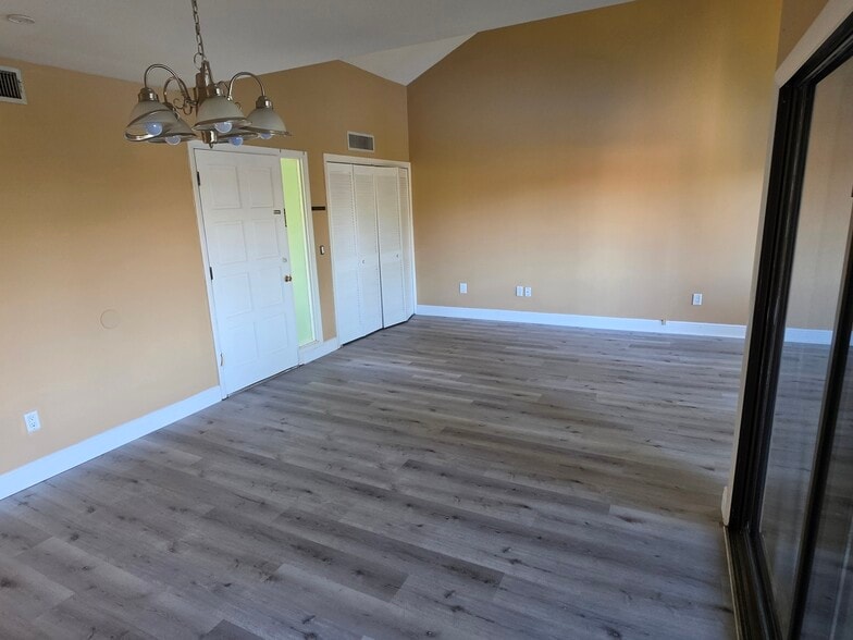 Building Photo - 4158 Pinelake Ln