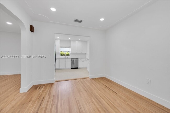 Building Photo - 1540 Sarria Ave