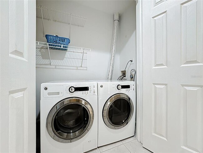 Building Photo - 3960 Southpointe Dr