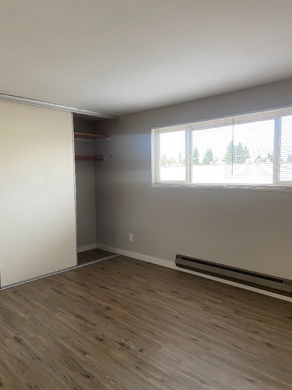 Building Photo - 14409 8th Ave SW