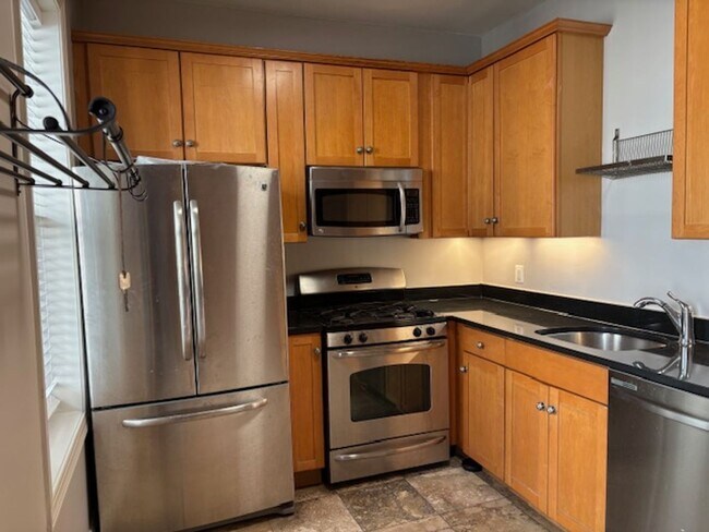 Building Photo - 2831 11th St NW