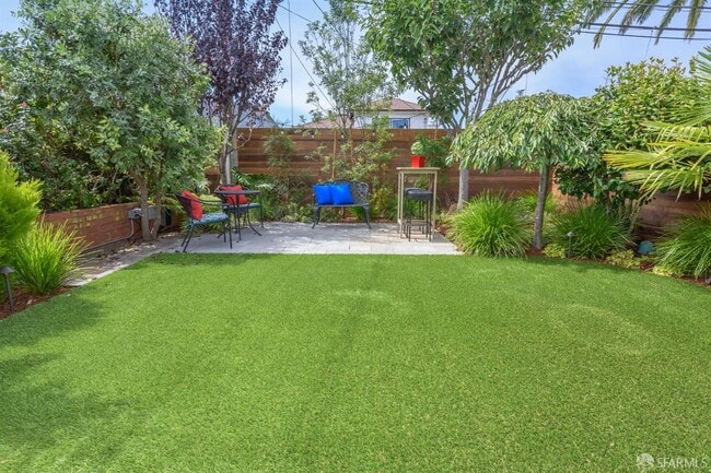 Building Photo - 177 Meadowbrook Dr