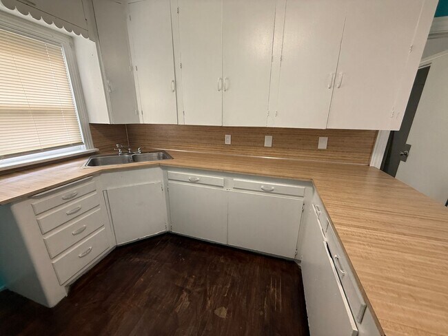 Building Photo - 2814 E Admiral Ct