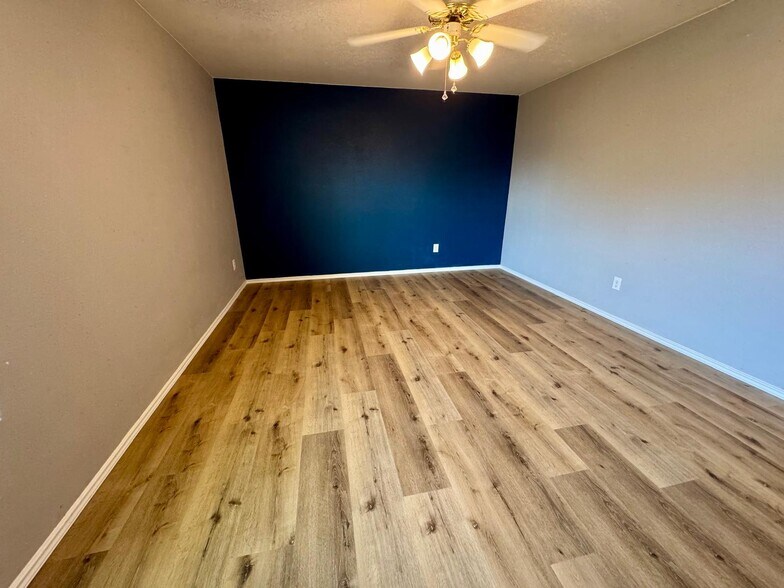 Building Photo - 13287 Fowler Dr