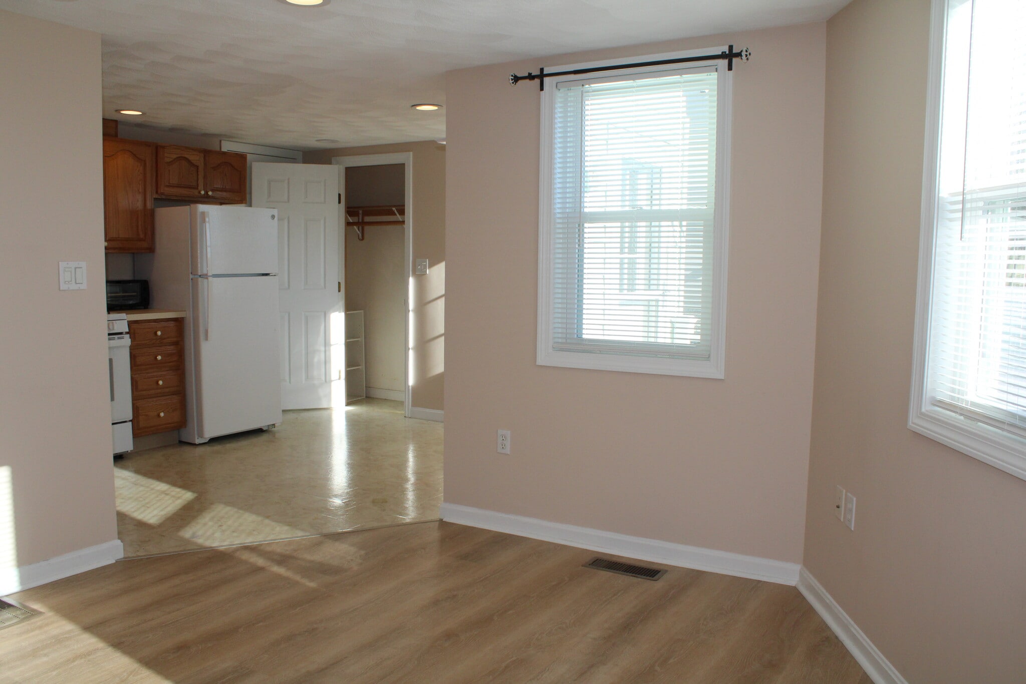 Building Photo - 42 Preston Rd