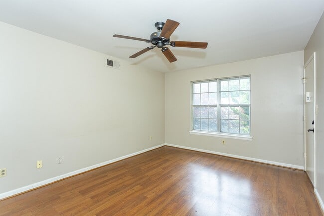 Building Photo - 2014 Montreat Pkwy