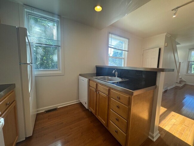 Building Photo - Available August 1, 2025; Lease will end J...