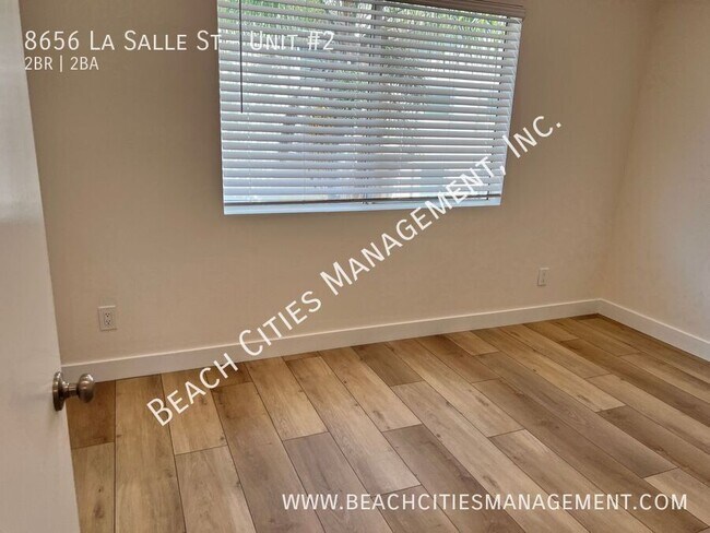 Building Photo - 8656 La Salle St