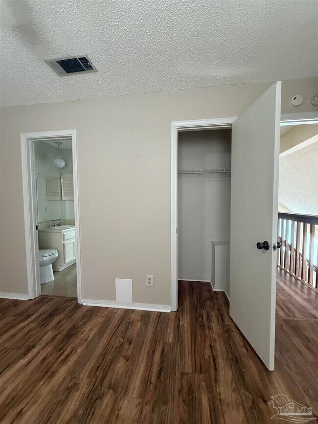 Building Photo - 3004 Cedarwood Village Ln