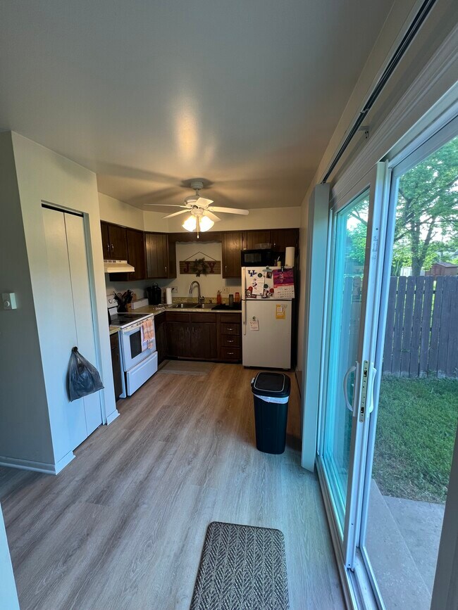 Building Photo - 775 Gerten Ave