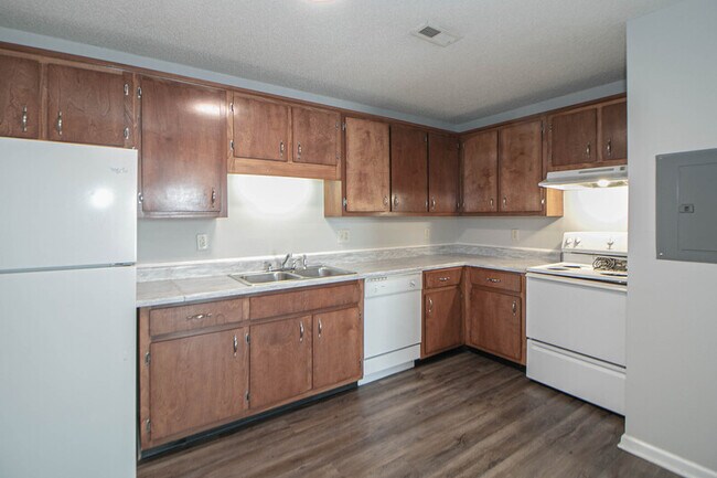 Building Photo - 145 Darlene Dr