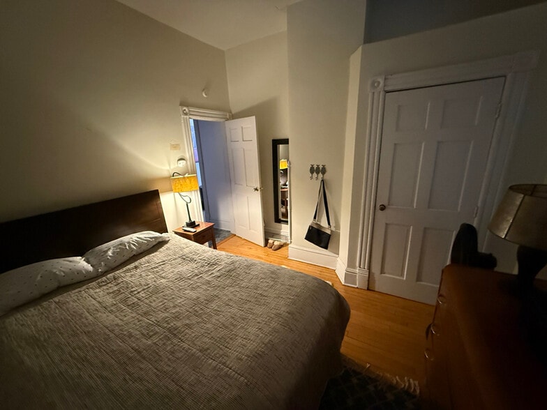 Building Photo - 800 Hague Ave