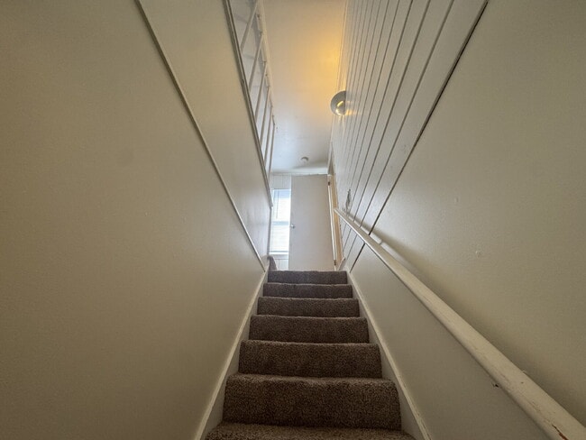 Building Photo - "Charming 3-Bed Haven with Hardwood Floors & Cozy Fireplace in St. Louis Park!"