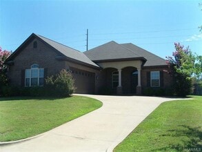 Building Photo - Great Location in Prattville