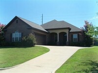 Building Photo - Great Location in Prattville