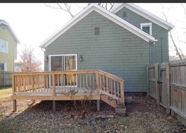 Building Photo - Amazing 3-Bedroom 1.5-Bath Home