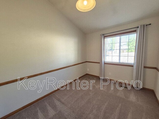 Building Photo - 75 S Astor Ln