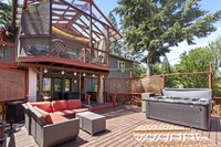 Building Photo - Peaceful retreat minutes from downtown wit...