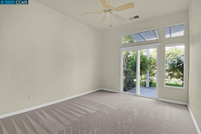 Building Photo - 276 Black Amber Way