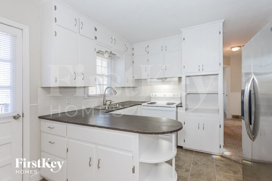 Building Photo - 7600 E 70th Terrace