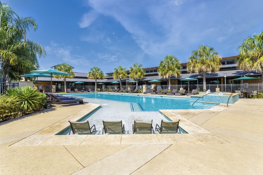 Building Photo - Tacara at Westover Hills