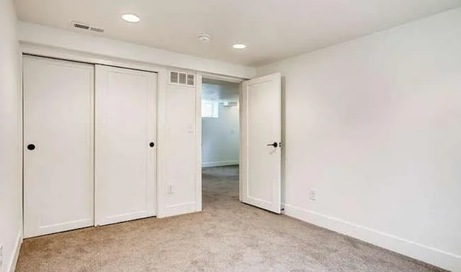 Building Photo - Three bedroom, 2 bathroom modern property!...