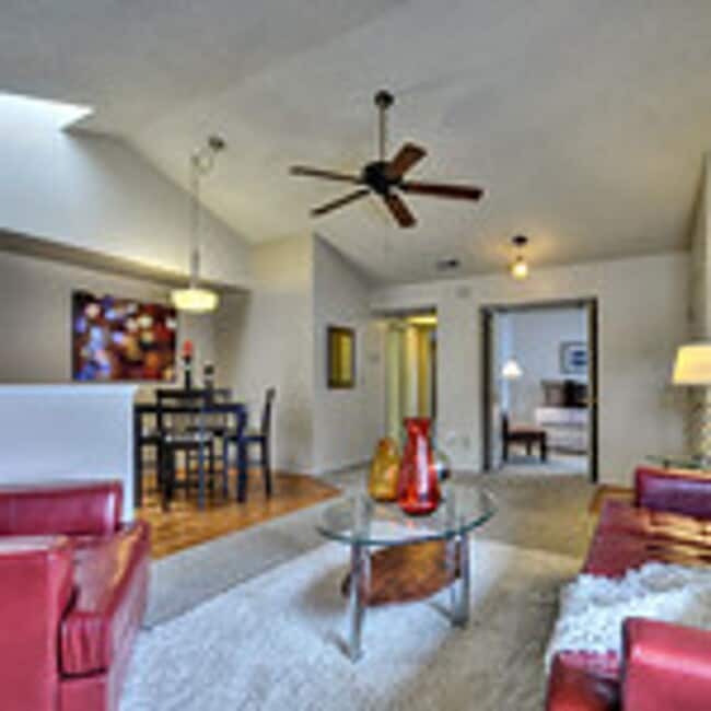 Building Photo - South Natomas One Story with 1 car garage 2 Bed 2 Bath