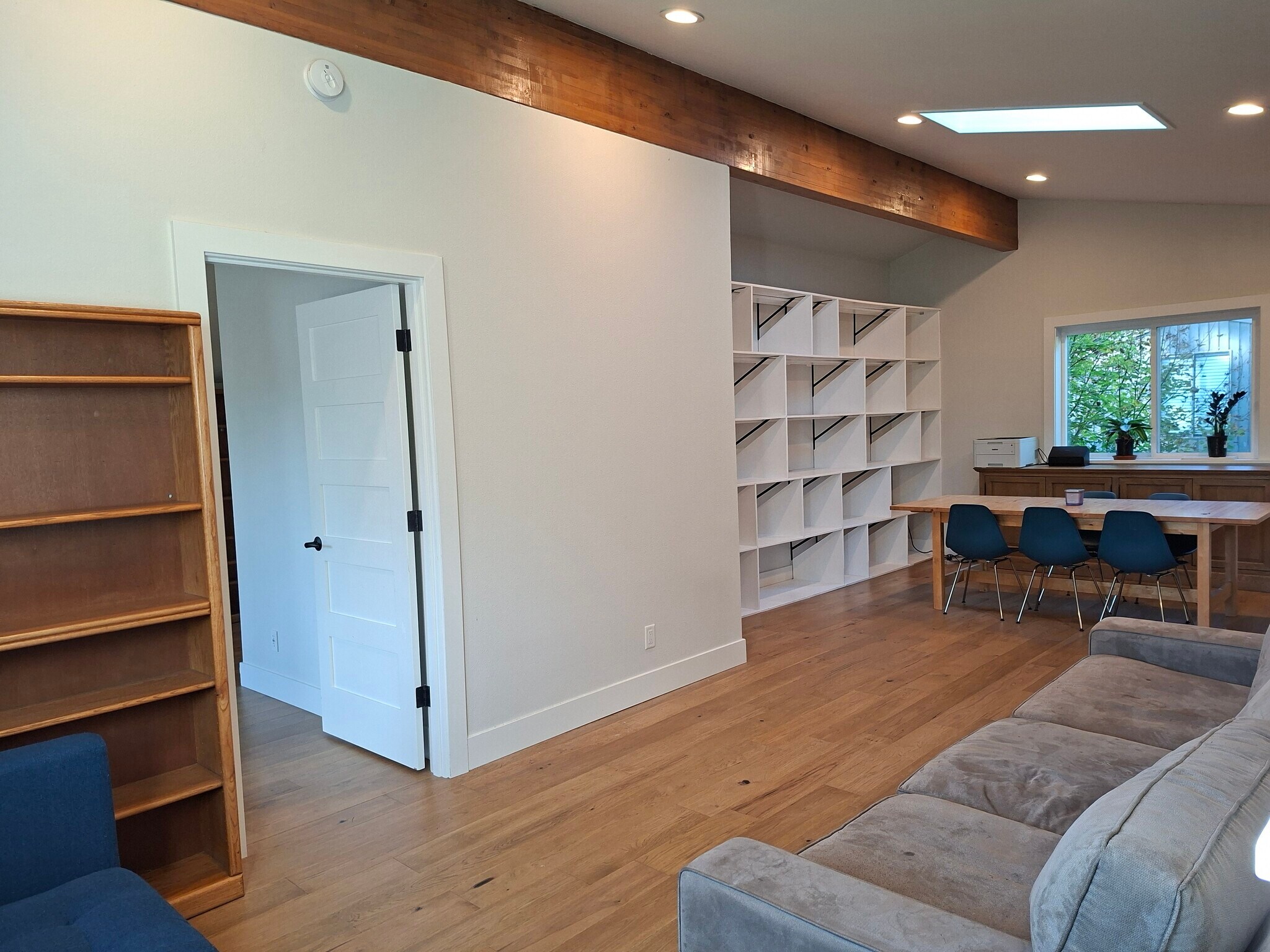 Building Photo - 9512 Randall Dr