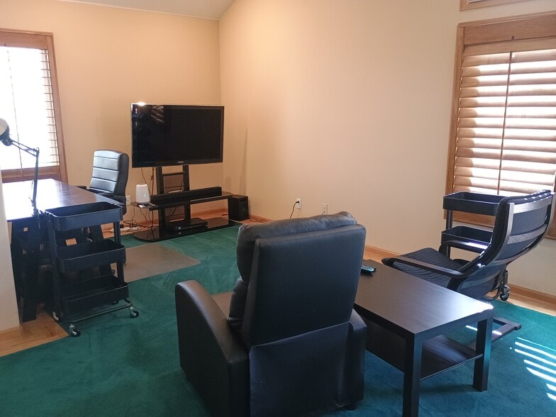 Building Photo - 23684 Pondview Plz