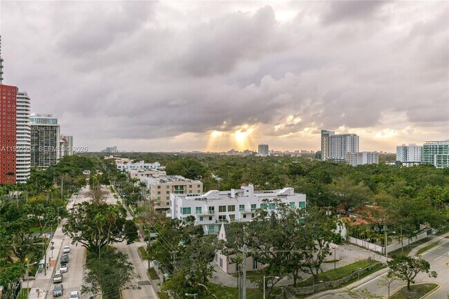 Building Photo - 1451 Brickell Ave