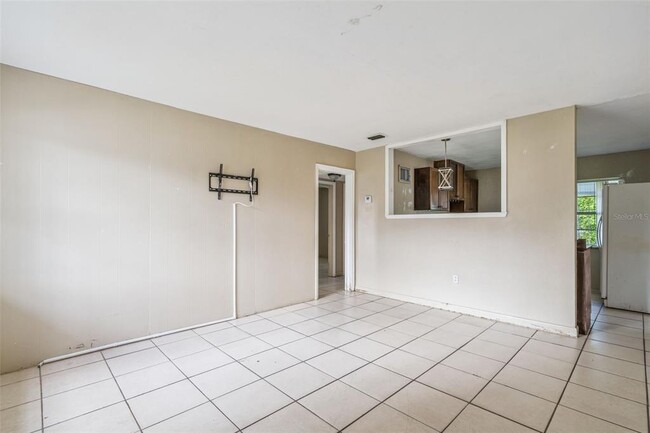 Building Photo - 912 Inchon Ct