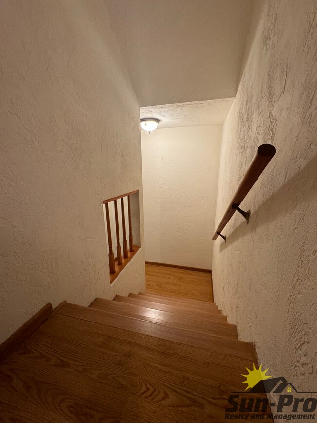 Building Photo - 116 Moonstone Ct