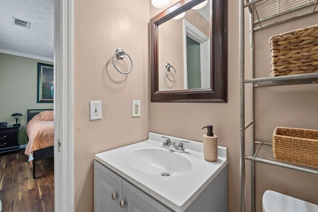 Building Photo - 109 Dry Dock Ct