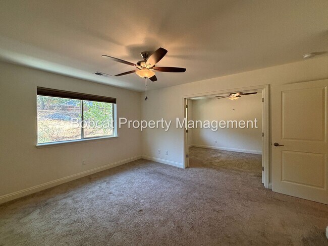 Building Photo - 3 Bed, 2.5 Bath, Townhome Located in Carson City - Mills Landing Community