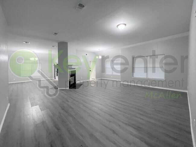 Building Photo - Gorgeous 4 bed/ 2 bath home in Sharyland Plantation (Mission, TX)