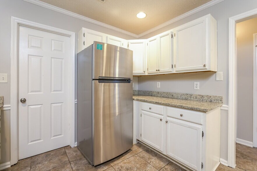Building Photo - 2263 Briar Glen Rd