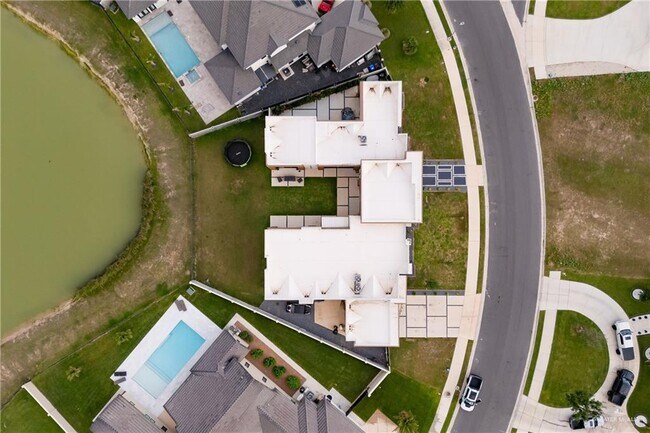 Building Photo - 4704 Estancia Pkwy