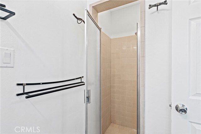 Building Photo - 7721 Oakdale Ave