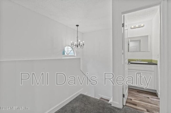 Building Photo - 2300 Twelve Oaks Dr