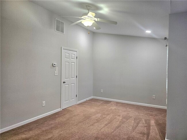 Building Photo - 2712 Beynon Ln NE