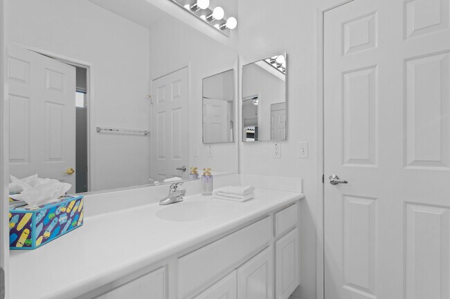 Building Photo - 82664 Heston Dr