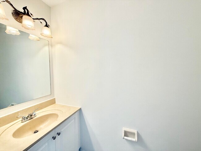 Building Photo - 10579 Pebble Cove Ln
