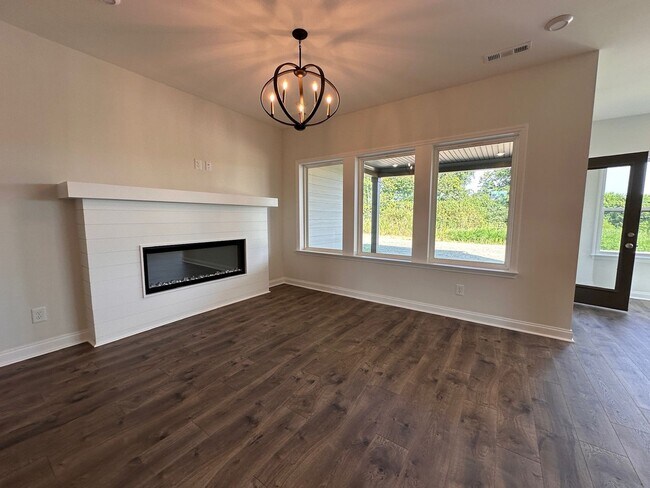 Building Photo - 2024-Built Beautiful 4-Bedroom and 3.5 Bat...