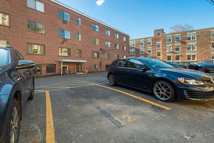 Building Photo - 133 Beaconsfield Rd