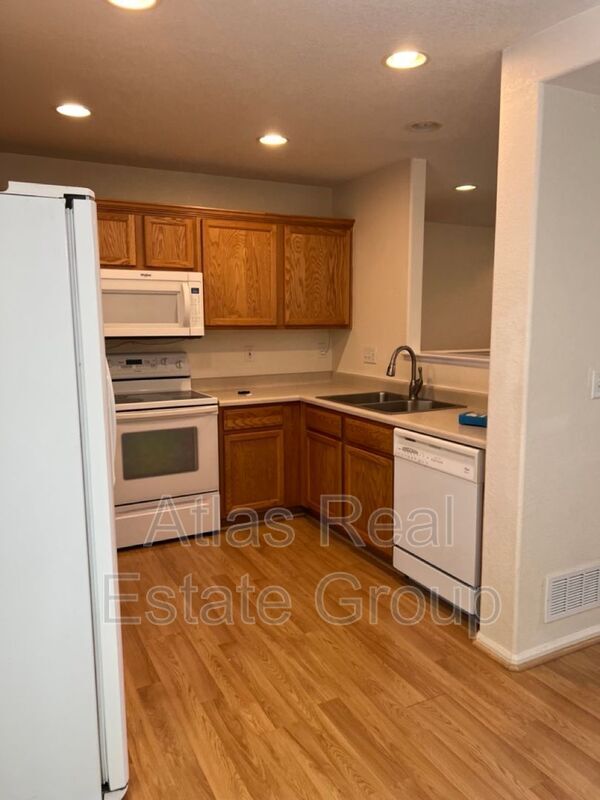 Building Photo - 8179 S Mobile Way